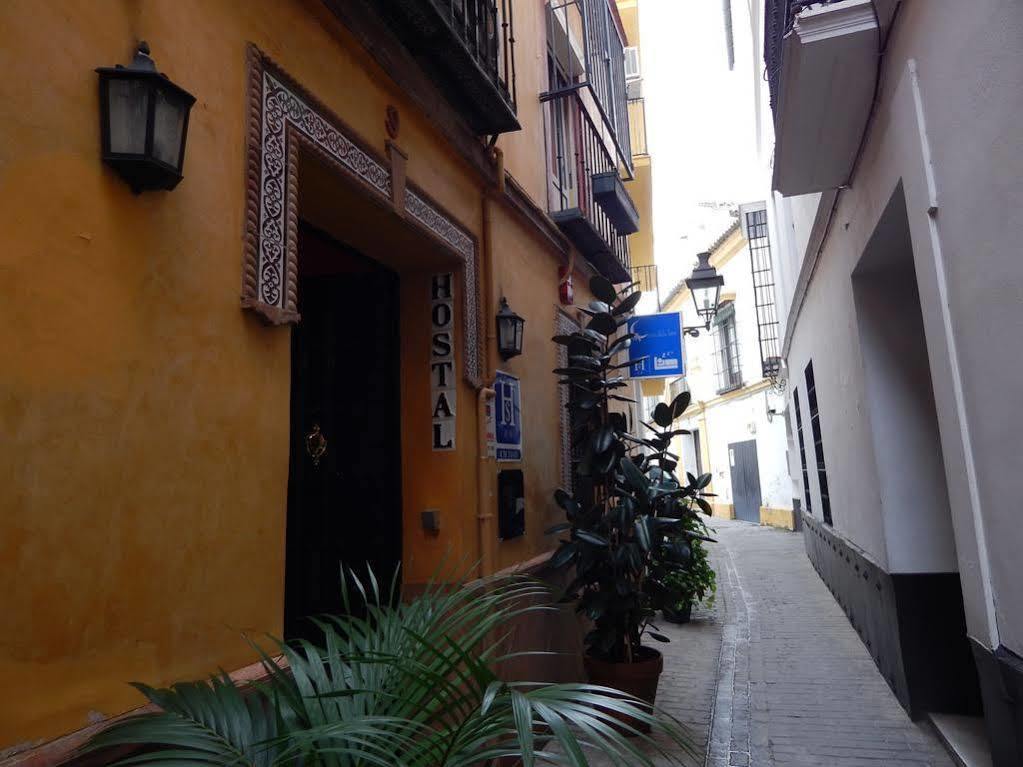 Hostal Arias Sevilla Exterior foto