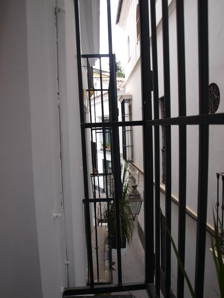 Hostal Arias Sevilla Exterior foto