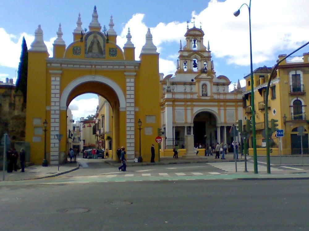 Hostal Arias Sevilla Exterior foto